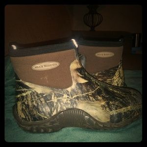 Muck boots